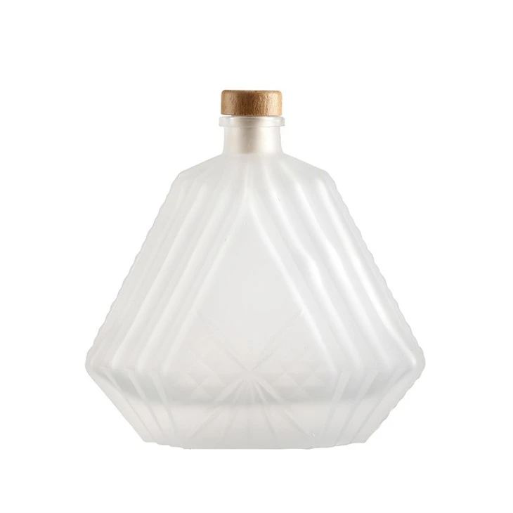 750ml Frosted Screw Top Glass Wine Bottle